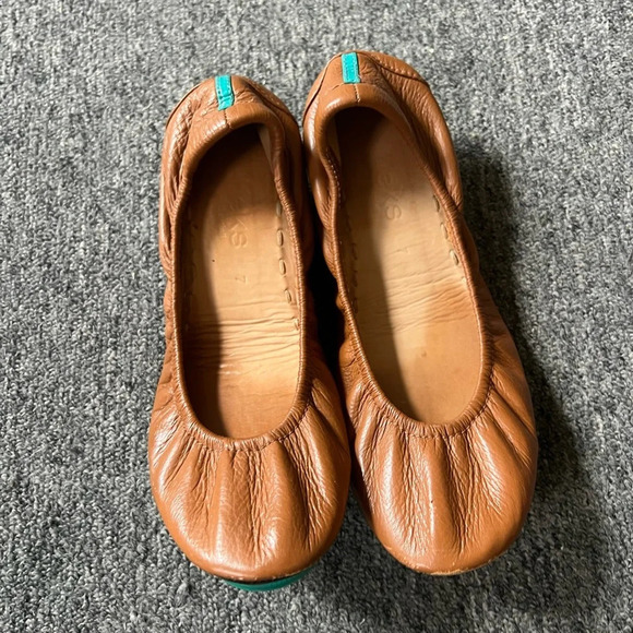 Tieks Tan Flats, size 7 - Picture 3 of 7
